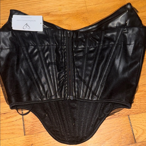 Windsor| ‘Trend Alert’ Faux Leather Corset - Picture 8 of 8